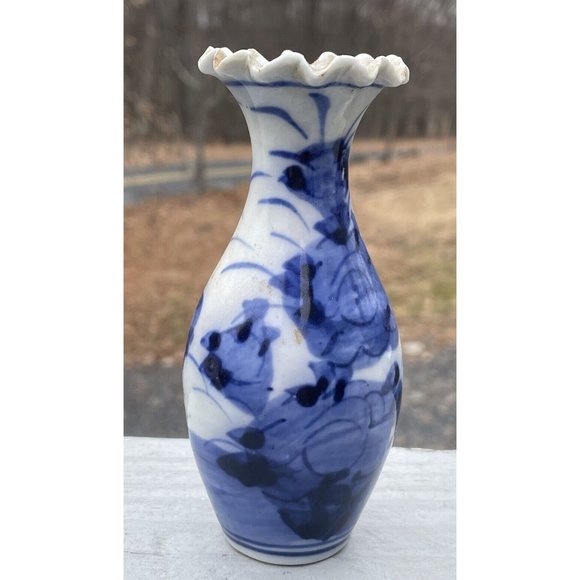 Antique Japanese Porcelain Hand Painted Blue White Ruffle Rimmed Vase Meiji 19th - Picture 11 of 14